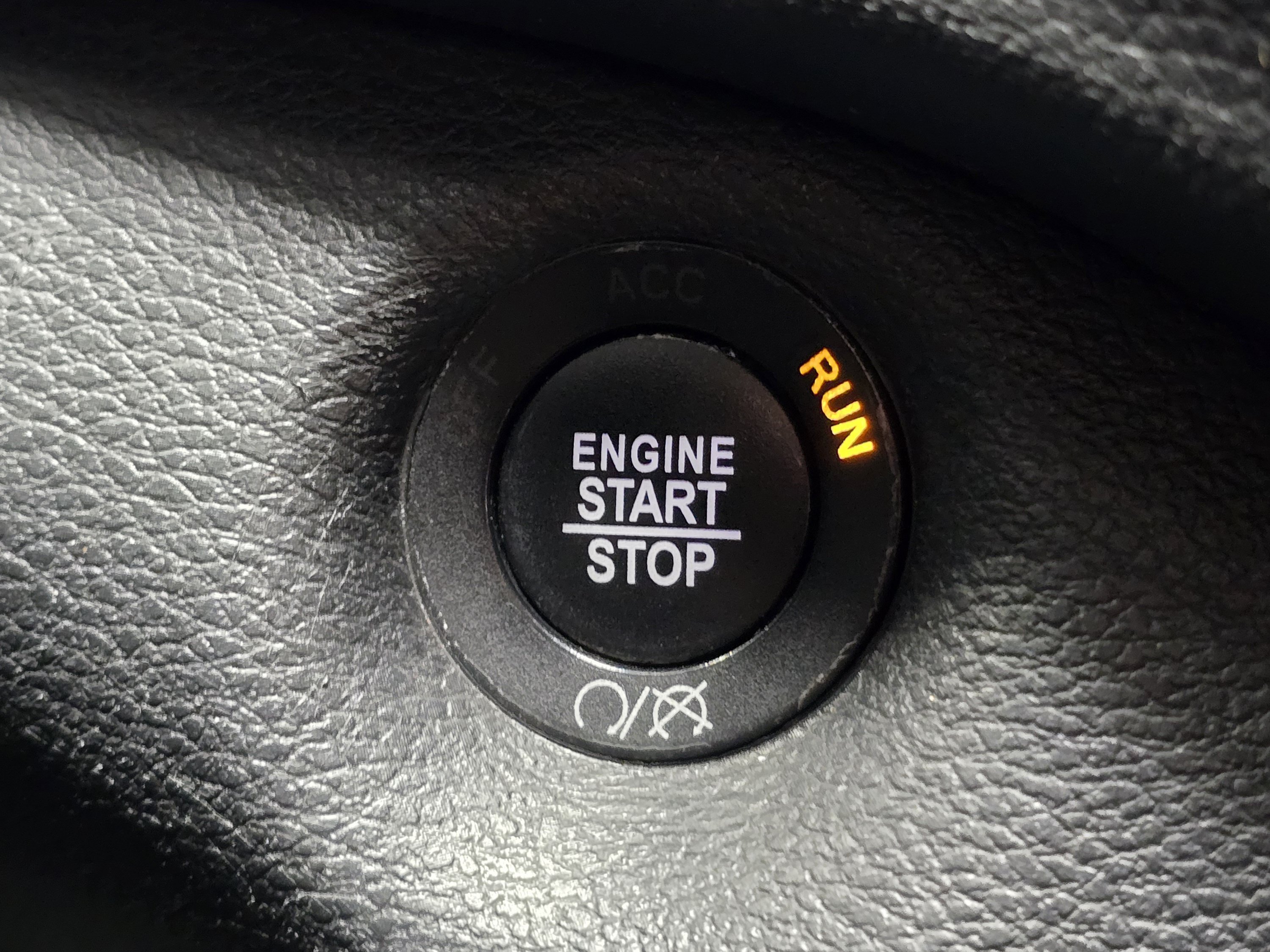 Used 2018 Jeep Cherokee Latitude Plus w/ Cold Weather Group AWD/4WD image 15