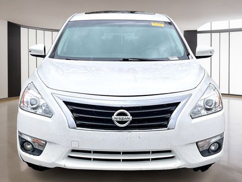 Used 2015 Nissan Altima 2.5 SL w/ Technology Package image 2