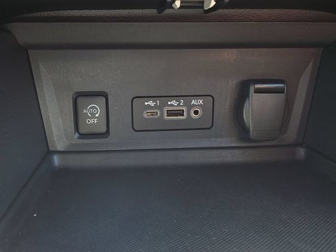 Used 2025 Nissan Sentra SR FWD image 31