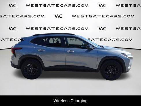 Used 2024 Chevrolet Trax ACTIV w/ Sunroof Package image 11