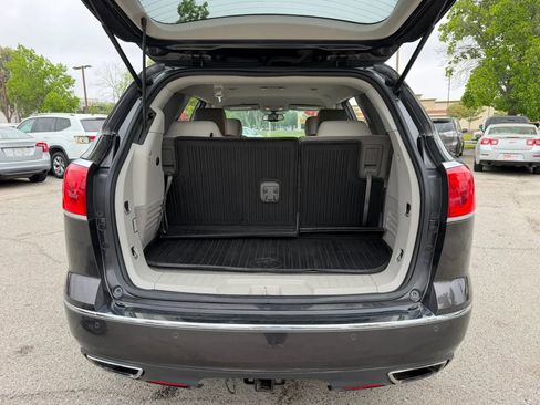 Used 2017 Buick Enclave Leather FWD image 26