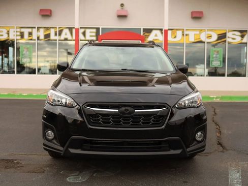 Used 2018 Subaru Crosstrek 2.0i Premium w/ Eyesight System image 2