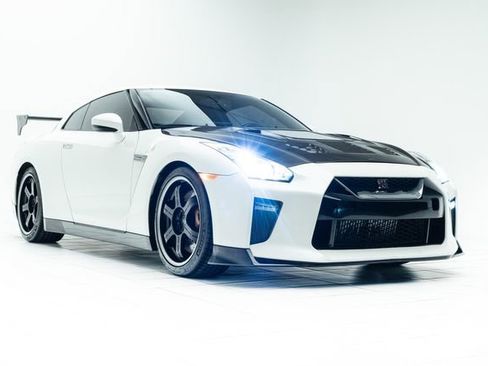Used 2013 Nissan GT-R Black Edition image 5