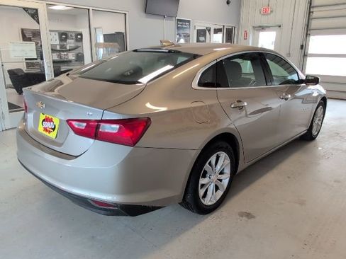 Used 2023 Chevrolet Malibu LT FWD image 5