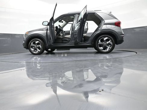 Certified 2024 Hyundai Venue SEL FWD image 49