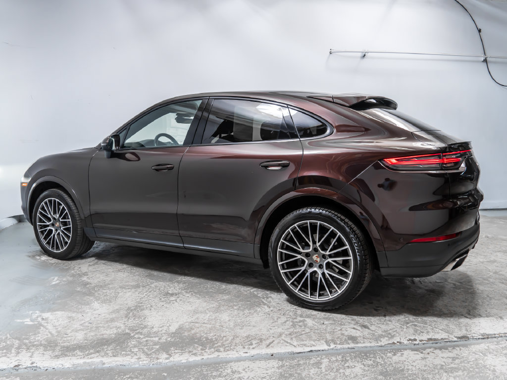 Used 2023 Porsche Cayenne Coupe AWD/4WD image 2