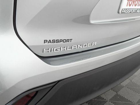 Used 2023 Toyota Highlander LE image 10