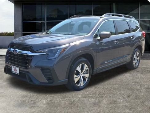 Used 2024 Subaru Ascent Premium w/ Convenience Package image 5