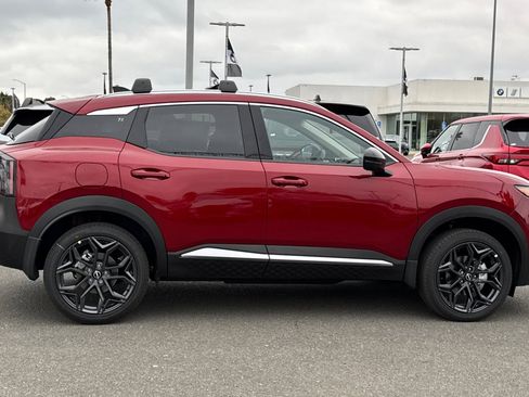 New 2026 Nissan Kicks SR image 3