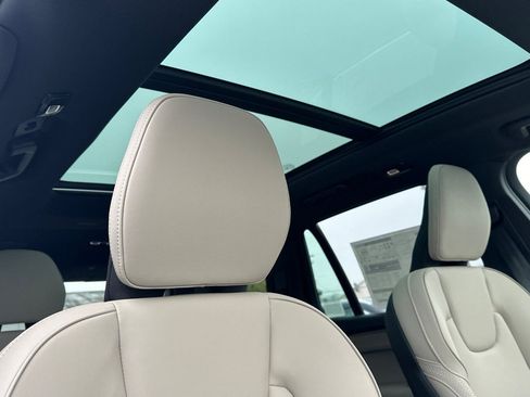 New 2026 Volvo XC90 B6 Plus w/ Protection Package Premier image 20