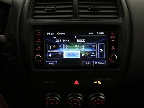 Used 2024 Mitsubishi Outlander Sport ES AWD/4WD image 25