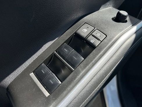 Used 2025 Toyota Highlander XLE image 15