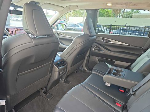 Certified 2026 INFINITI QX60 Luxe w/ Cargo Package FWD image 11