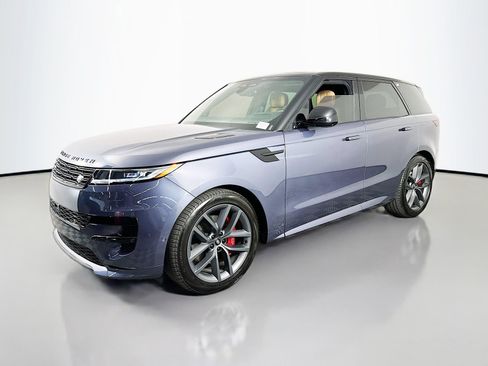 Used 2024 Land Rover Range Rover Sport Dynamic SE AWD/4WD image 3