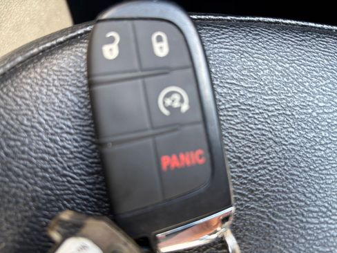 Used 2025 Jeep Compass Limited AWD/4WD image 22