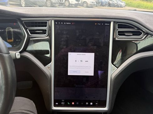 Used 2015 Tesla Model S 70D AWD/4WD image 23