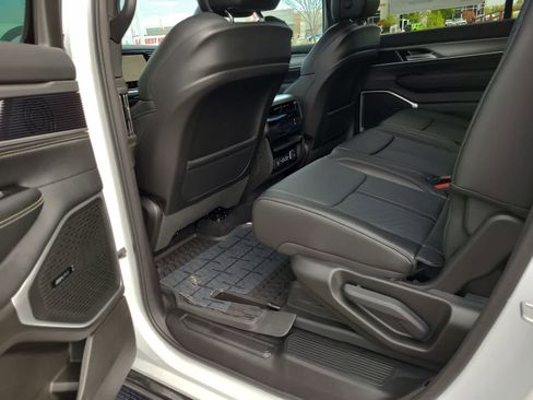 New 2026 Jeep Grand Wagoneer 4WD image 20