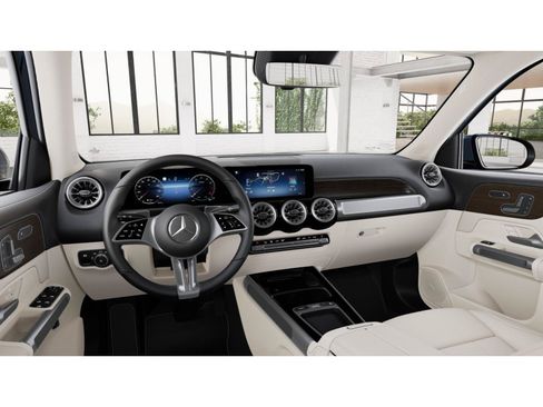 Used 2026 Mercedes-Benz GLB 250 4MATIC image 3