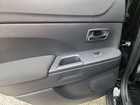 Used 2025 Mitsubishi Outlander Sport ES AWD/4WD image 35