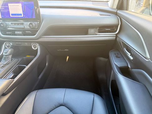 Used 2025 Toyota Grand Highlander FWD image 18