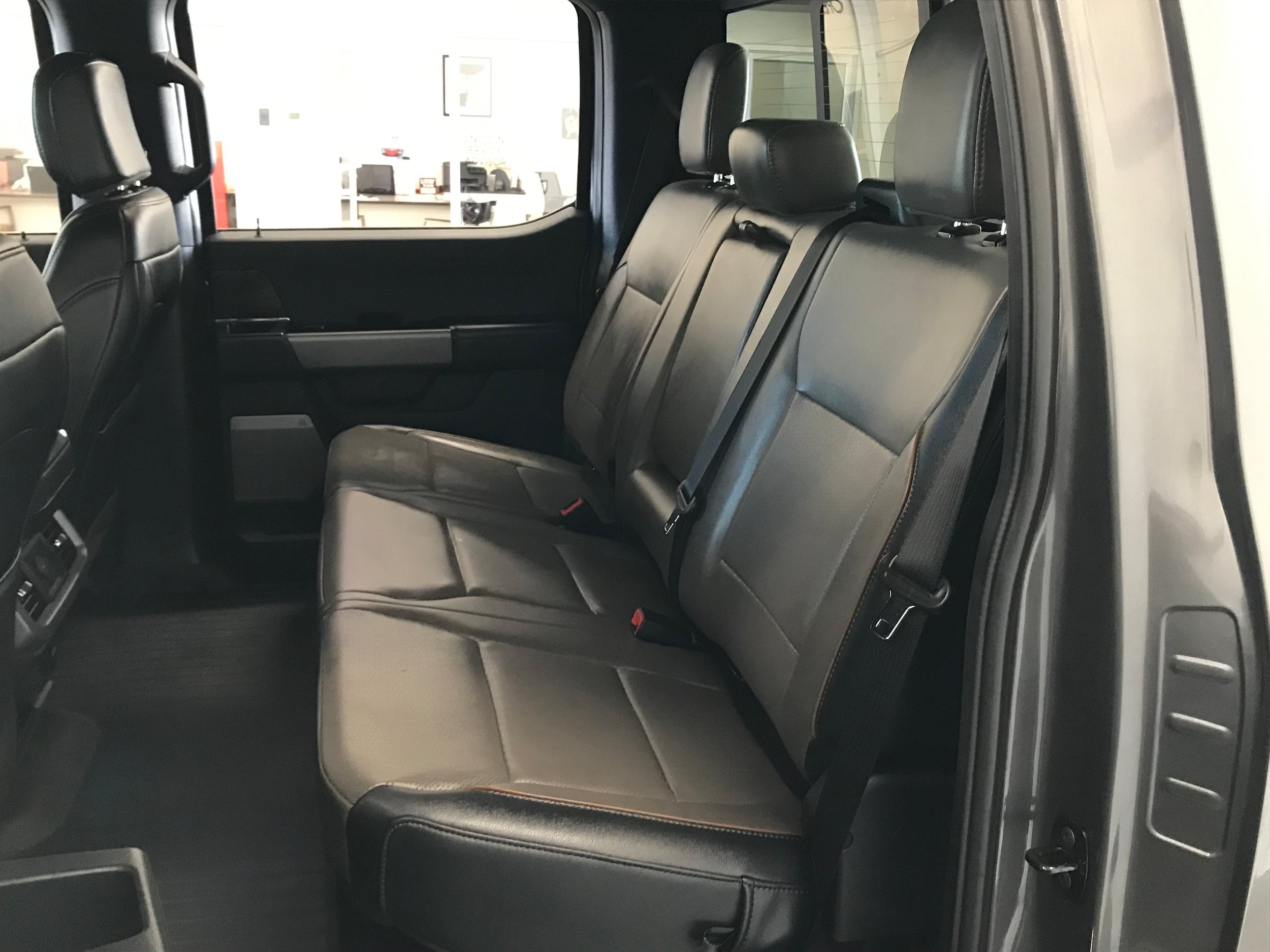 Used 2025 Ford F150 Lariat w/ Equipment Group 501A Mid AWD/4WD image 9