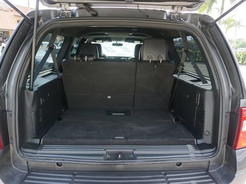 Used 2017 Ford Expedition EL XLT w/ Equipment Group 201A RWD image 13