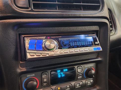 Used 2000 Chevrolet Corvette Convertible w/ Memory Pkg image 12