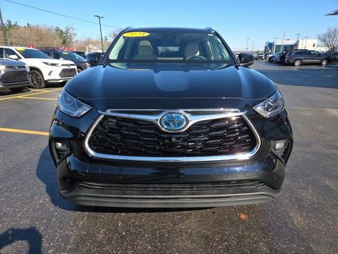 Used 2023 Toyota Highlander Limited image 2
