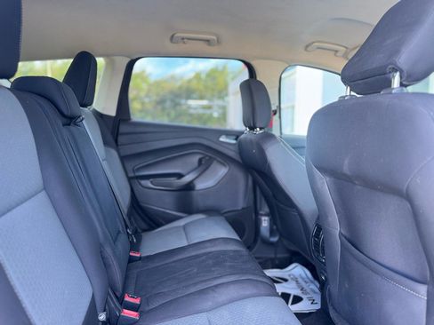 Used 2019 Ford Escape SE FWD image 39