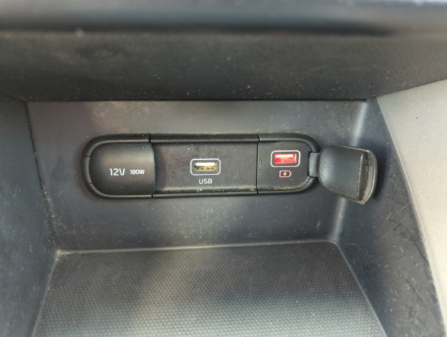 Used 2020 Kia Niro LX FWD image 35