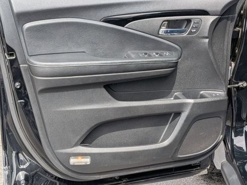 Used 2018 Honda Pilot Touring image 14
