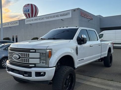 Used 2017 Ford F350 Platinum w/ Platinum Ultimate Package image 2