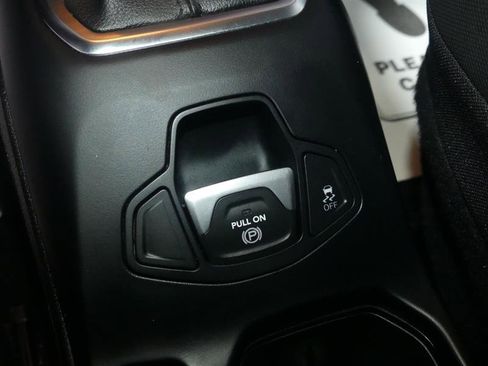 Used 2020 Jeep Renegade Altitude AWD/4WD image 39