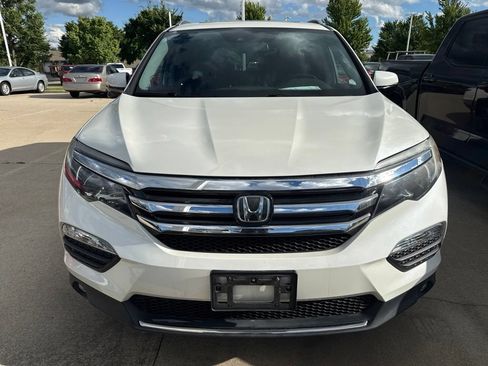 Used 2018 Honda Pilot Touring image 3
