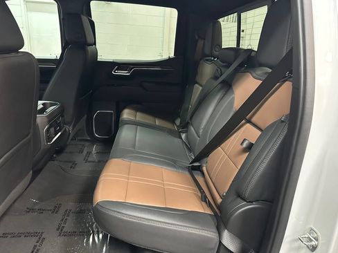 Used 2024 Chevrolet Silverado 1500 High Country w/ Technology Package AWD/4WD image 22