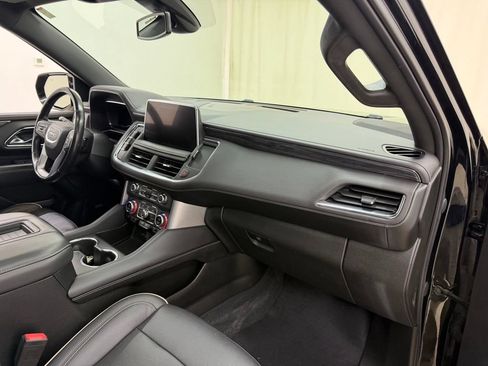 Used 2022 GMC Yukon SLT w/ SLT Premium Package AWD/4WD image 13
