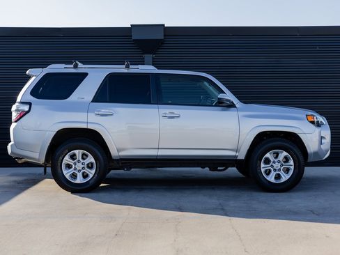 Used 2018 Toyota 4Runner SR5 image 8