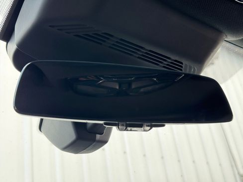 Used 2023 BMW i7 xDrive60 image 33