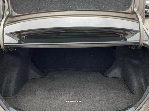 Used 2019 Toyota Corolla SE w/ Carpet Mat Package (TMS) FWD image 19