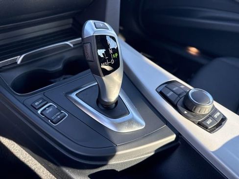 Used 2017 BMW 320i xDrive Sedan image 11