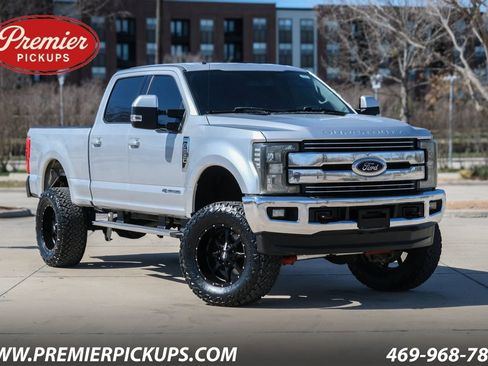 Used 2017 Ford F250 Lariat w/ Lariat Value Package image 1