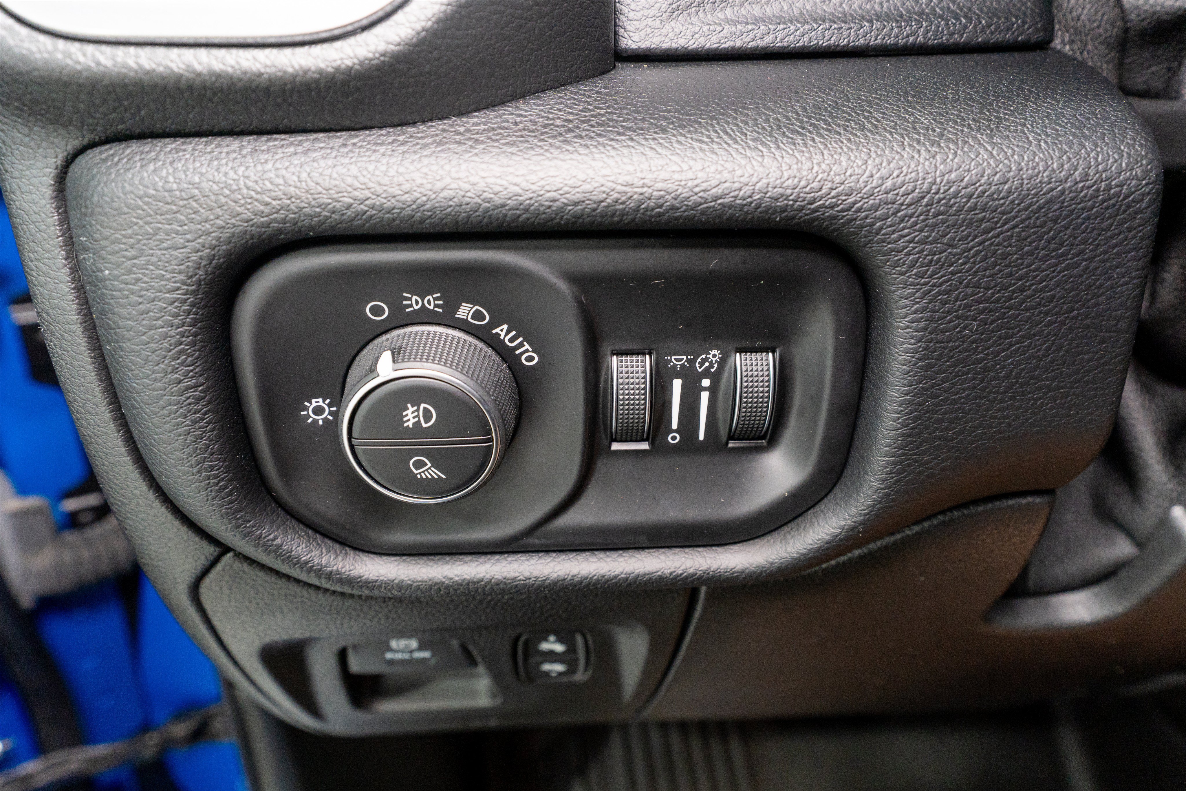 Used 2021 RAM 1500 Laramie AWD/4WD image 29