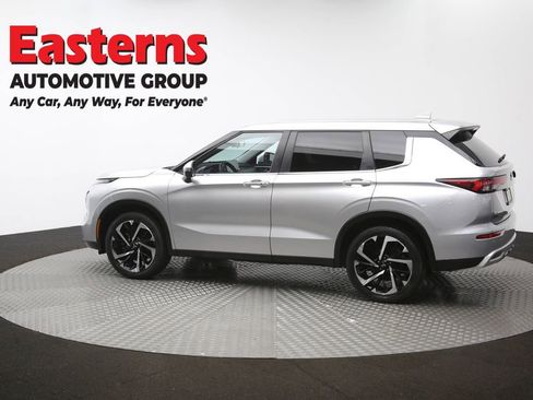 Used 2023 Mitsubishi Outlander SE AWD/4WD image 60