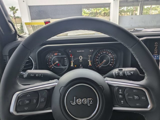 New 2026 Jeep Wrangler Unlimited Sahara AWD/4WD image 31