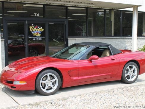 Used 2002 Chevrolet Corvette Convertible w/ Preferred Equipment Group2 RWD image 2