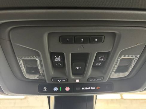 Used 2022 GMC Sierra 1500 Denali w/ Denali Premium Package AWD/4WD image 35