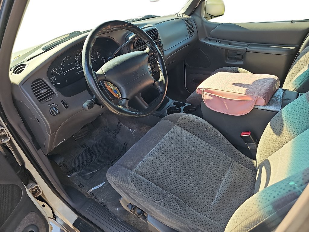 Used 2001 Mercury Mountaineer AWD V8 image 17