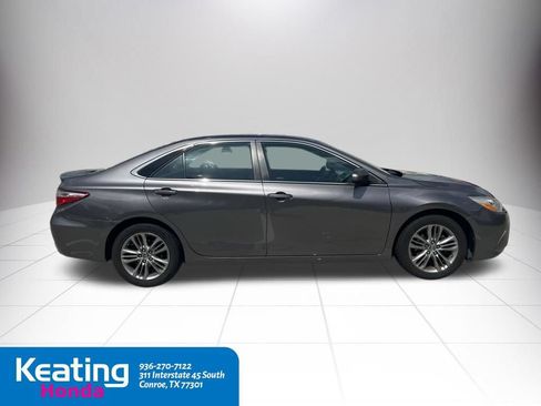 Used 2015 Toyota Camry SE FWD image 4