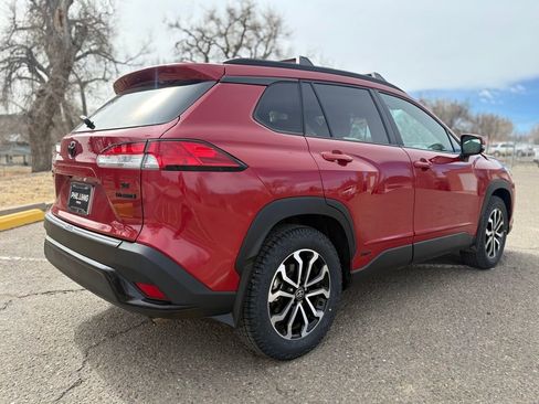 Used 2024 Toyota Corolla Cross SE image 6