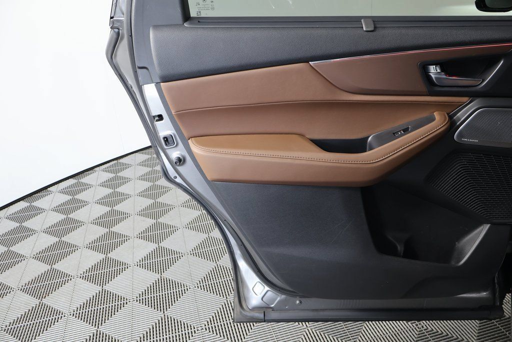 Used 2025 Acura MDX w/ Technology Package FWD image 13